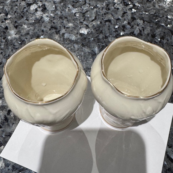 ☘️Vintage 2000’s Irish Belleek Butterfly Toy Spill 3 1/2” Tall Vases (set of 2) - Picture 9 of 16